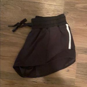 Lululemon shorty Hot Short